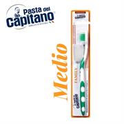 SPAZZOLINO PASTA DEL CAPITANO FAMILY MEDIO C/COPRISETOLE 0345201